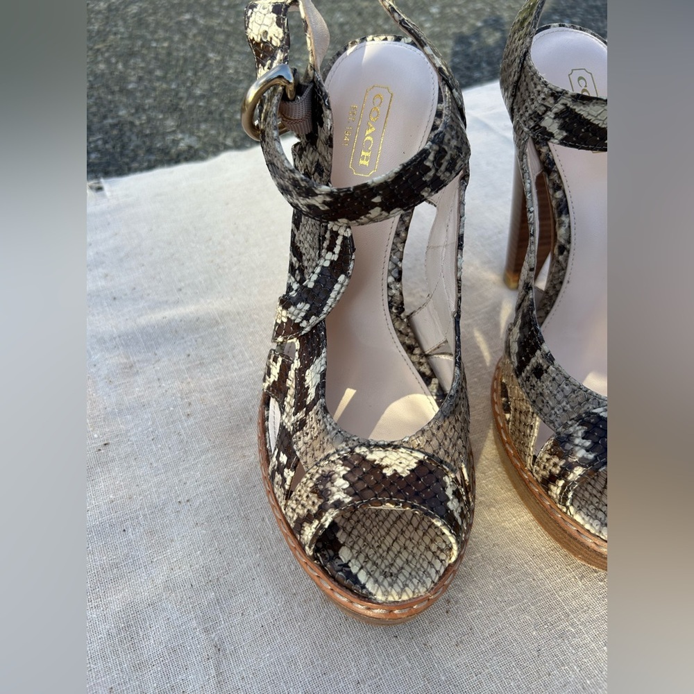 VINTAGE COACH snakeskin leather chunky wooden heel sandal. Size 7 - Picture 10 of 13